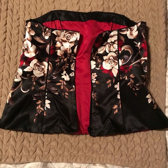 Top - Picture 2 of 3